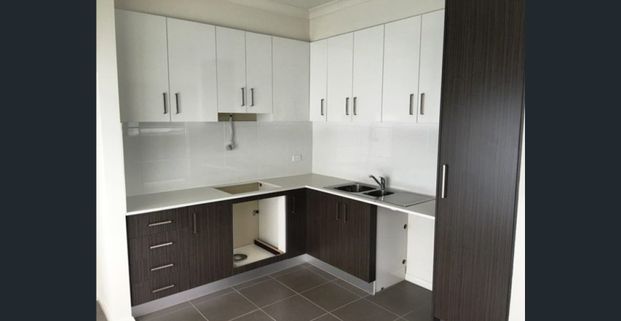 Exquisite Living! Two Bedrooms Plus A Study! - Photo 1