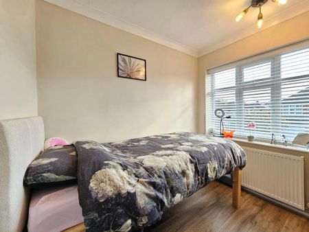 3 bedroom semi-detached house to rent - Photo 5