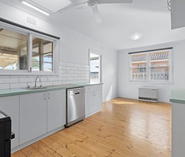 Spacious Family Living in Prime Belmont - Photo 4