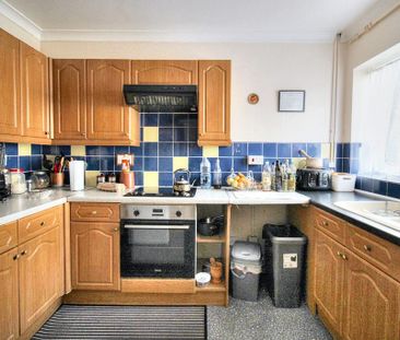 3 bedroom terraced house to rent - Photo 6