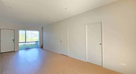 Executive Living in a Prime Location! - Photo 3