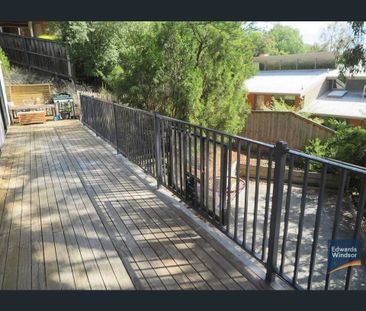 16 Sunvale Avenue Sandy Bay TAS 7005 Australia - Photo 2