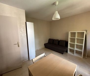 A LOUER - AIX EN PROVENCE - STUDIO MEUBLE EN CENTRE VILLE AVEC CAVE - Photo 2