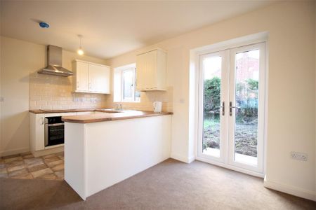 3 bedroom semi-detached house to rent - Photo 5