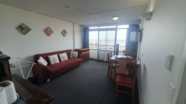 Southport Broadwater unit with uninterrupted water views! - Photo 1