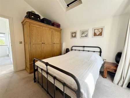 3 bedroom detached house to rent - Photo 5