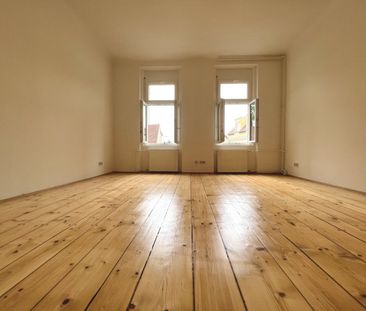 Helles Altbau-Juwel mit Charakter: 2 Zimmer mit Balkon! - Photo 2