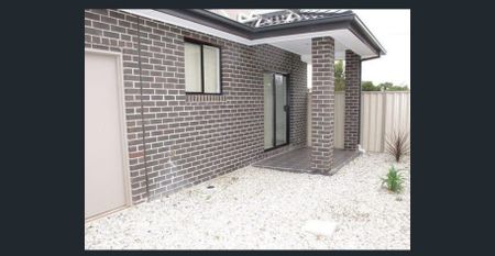 Modern Townhouse - Photo 2