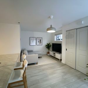 Joli 3 1/2 Semi-meublé - Photo 2