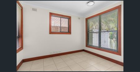 Large Family Home - Photo 5