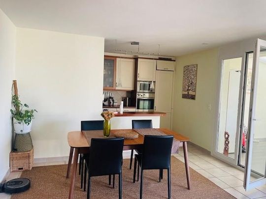 Appartement de 3.5 pièces avec une terrasse et une vue - Photo 1