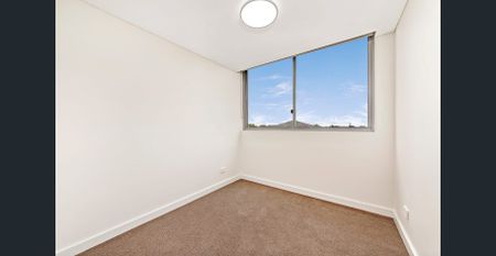 Modern Residence with Entertainers Balcony - Photo 2