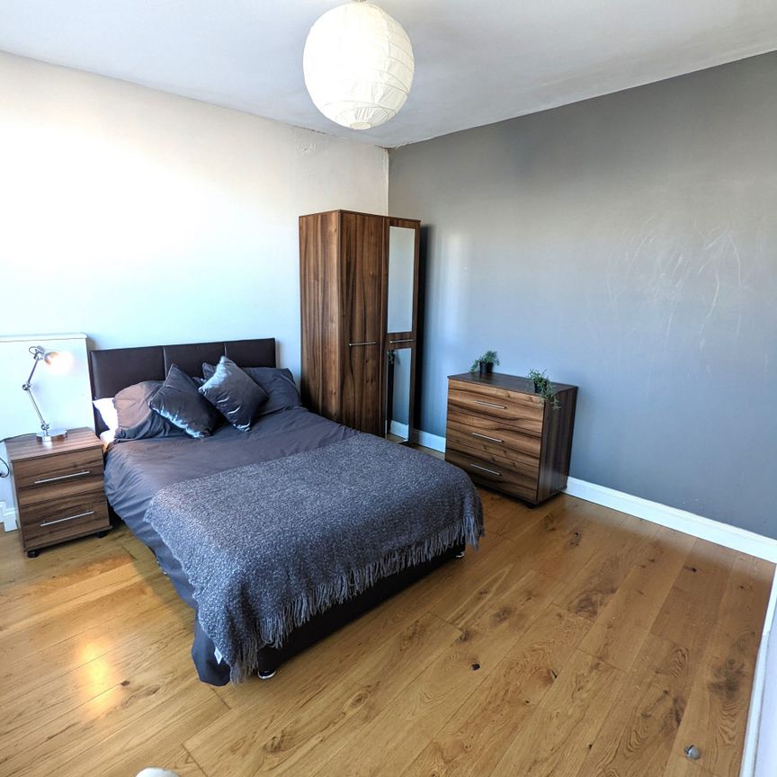 Large Double room - Easy Parking - Photo 1