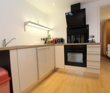 2 bedroom maisonette to rent - Photo 1