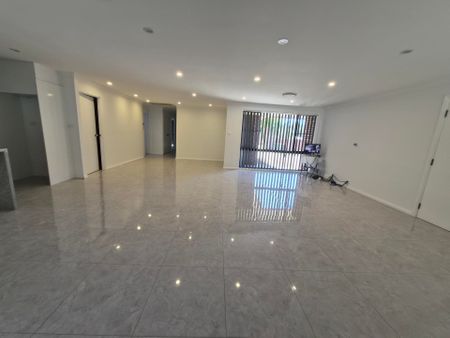 Spacious Family Living! - Photo 2