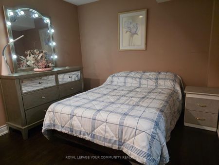 For Lease - 167 Berwick Crescent, Richmond Hill, Ontario - Photo 2