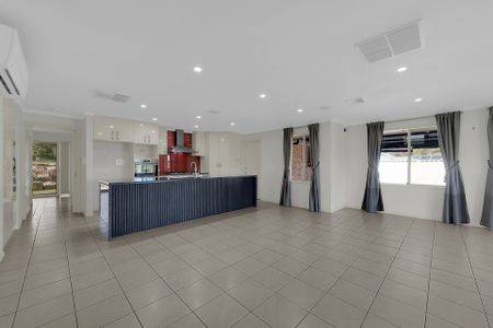 Spacious Family Home in Prime Walkley Heights Location - Photo 3