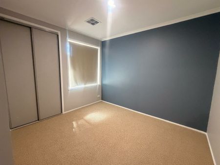 12 Angel Close, Narre Warren South VIC - Photo 4