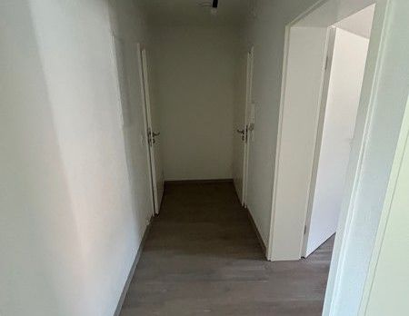Bezugsfertige 3-Zimmer-Wohnung inkl. NEUER Einbauküche und einem schönem Balkon - Foto 1