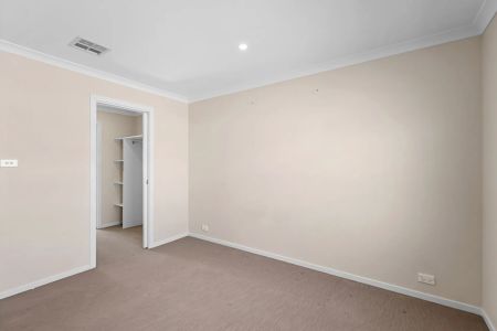 3 bedroom townhouse in prime location - Photo 5