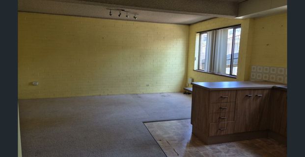 One Bedroom Flat - Photo 1