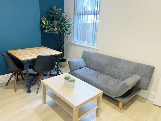Room in a Shared House, Newcombe Street, L6 - Photo 1