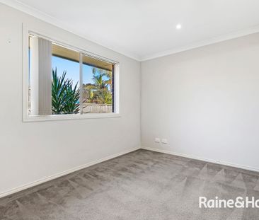 4 Bedroom house in Cranbourne East! - Photo 1