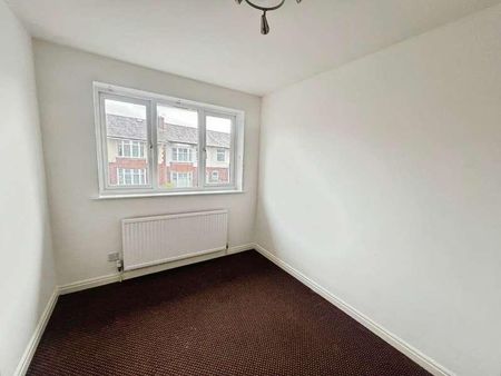 Roscow Avenue, Breightmet, Bolton, BL2 - Photo 3