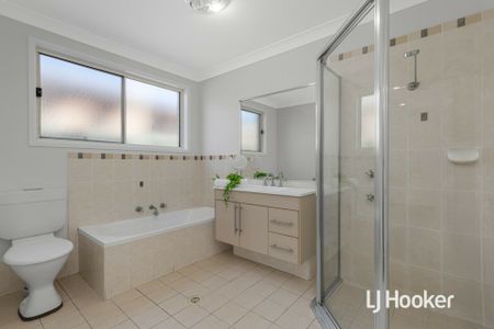 Stunning home, great location - Photo 4