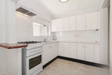 10 Mina Rosa Street, Enfield - Photo 3