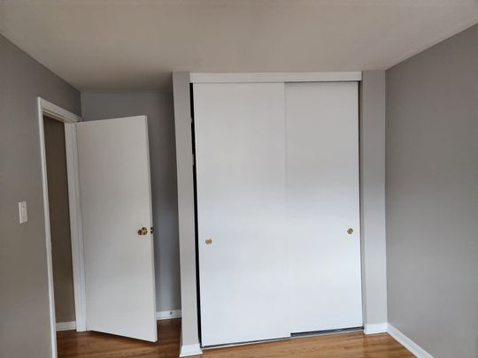 For Lease - 612 Dundee Avenue, Oshawa, Ontario - Photo 1