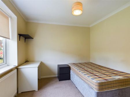 4 bedroom terraced house to rent - Photo 2