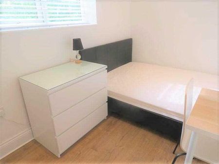 3 bedroom apartment to rent - Photo 2