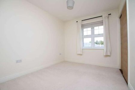 Heaton Court, Colnhurst Road, Central Watford, WD17 - Photo 5