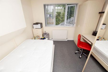 6 bedroom house to rent - Photo 3