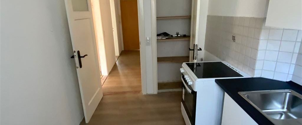 AB SOFORT Helle 2-Zmmer. Wohnung in Toplage Bremen Innenstadt. Vermietung nur an Berufstätige oder Studenten mit Elternbürgschaft. - Photo 1