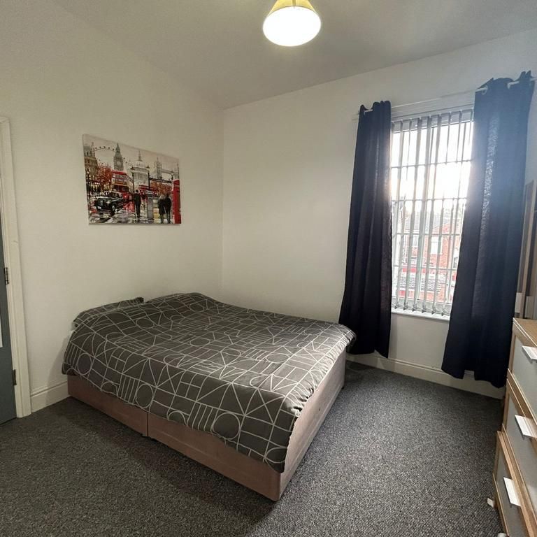 1 bedroom in a house share to rent - Photo 1