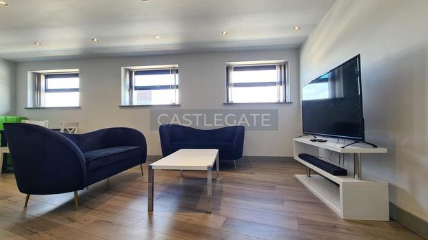 3 bedroom flat share to rent - Photo 1