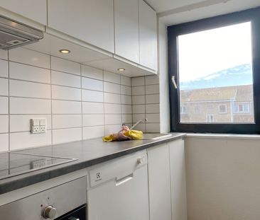 Udsigt over Limfjorden fra 4. sal – lys 2-værelses i Aalborg<br> - Photo 4