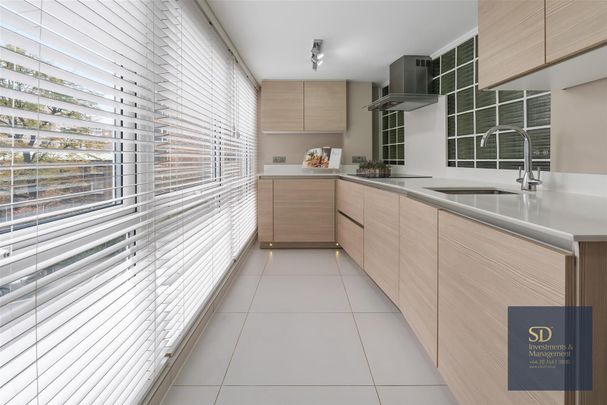 ST JOHNS WOOD PARK, NW8, London - Photo 1