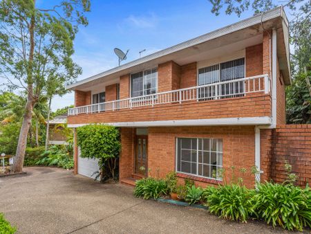 Three Bedroom Townhouse - Photo 4