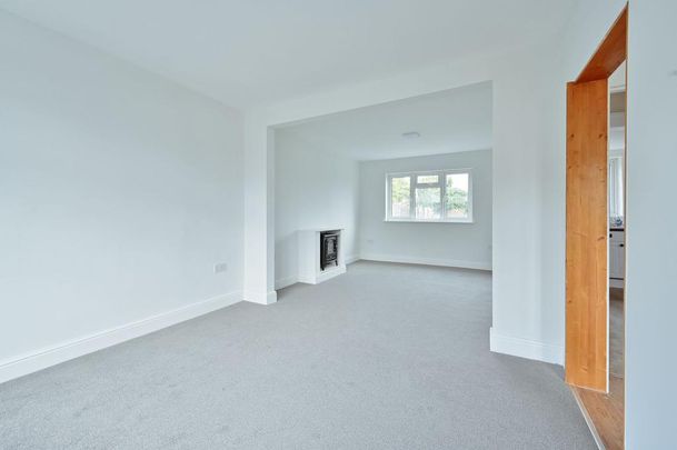 3 bedroom semi-detached house to rent - Photo 1