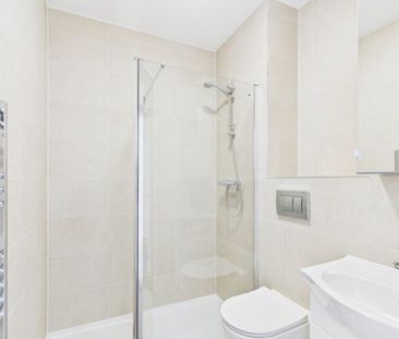 London Road, Camberley, Surrey, GU15 - Photo 4