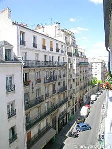 Logement à Paris, Location meublée - Photo 2