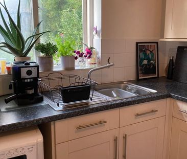 2 Bed Terraced House, Tack Mews, SE4 - Photo 6