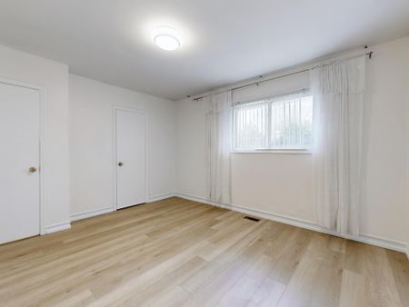 For Lease - 25 Mid Pines Road, Toronto, Ontario - Photo 2