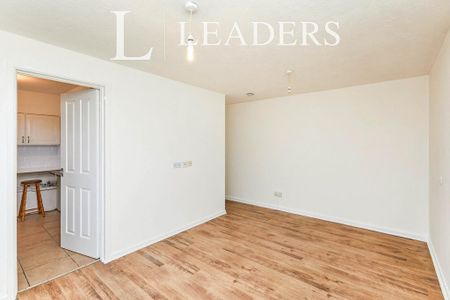 1 bedroom flat to rent - Photo 2