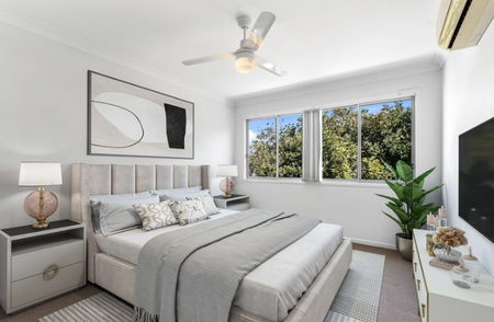 Townhouse in Parkinson Huge, Contemporary Duplex Style 4 Beds Townhome. Walk to the Beautiful Lakewood Avenue Park! - Photo 3