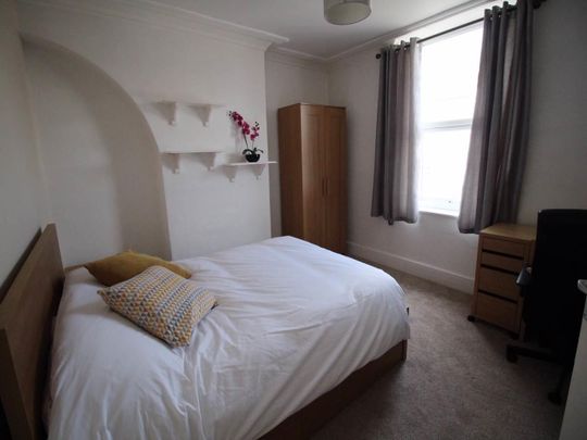 Apartment 2, 1 Sackville Terrace - Photo 1