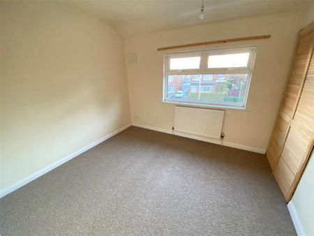 2 bedroom semi-detached house to rent - Photo 4